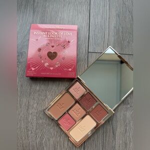 Charlotte Tilbury instant look on the go  palette
